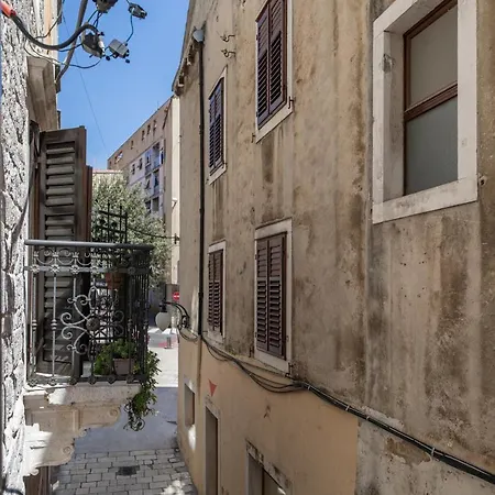 Apartment Stanley Helenski - In Old Town Sibenik