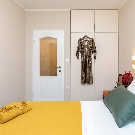 Stanley Helenski - In Old Town Apartment