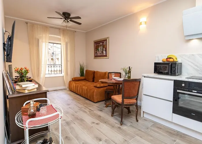 Stanley Helenski - In Old Town *