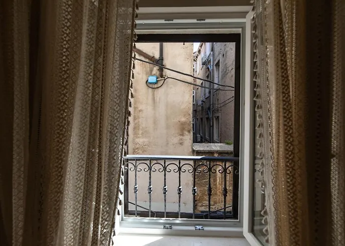 Stanley Helenski - In Old Town Apartment *